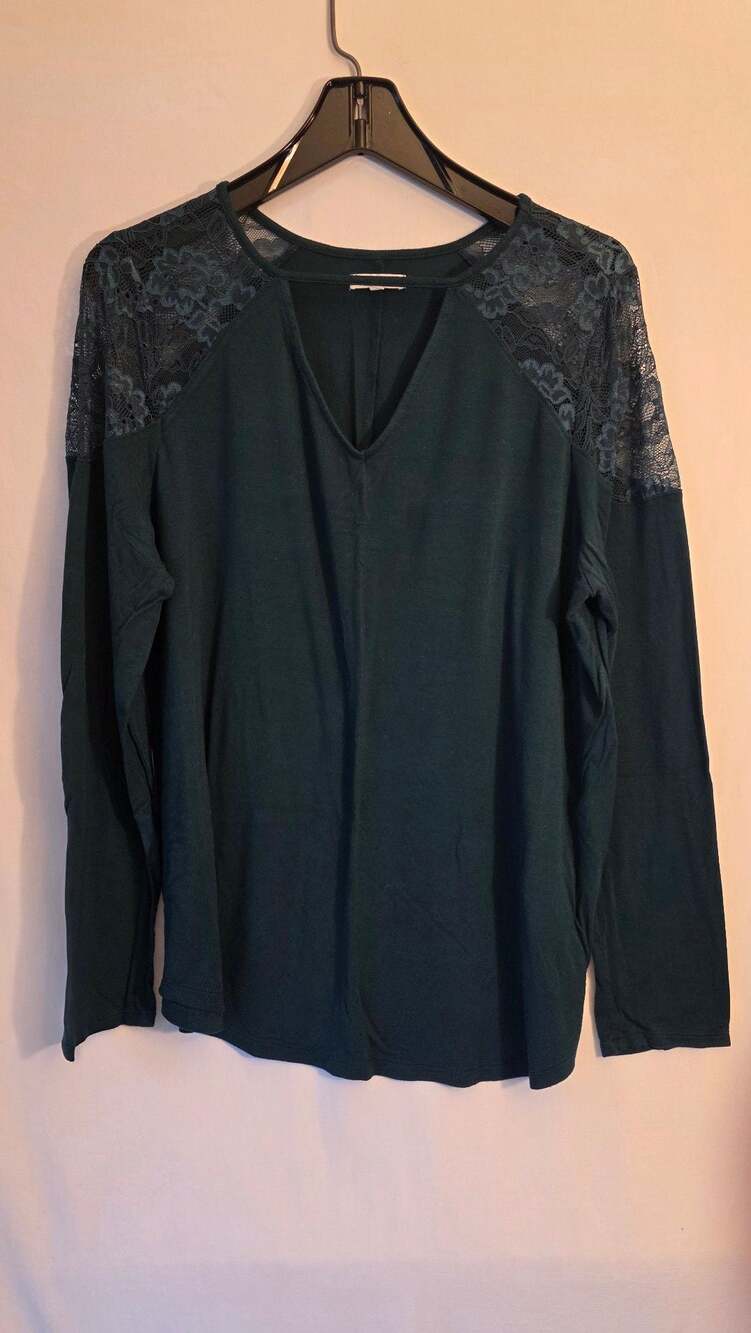 Maurices Dark Green Lace-Shoulder Long-Sleeve Top, Size 0